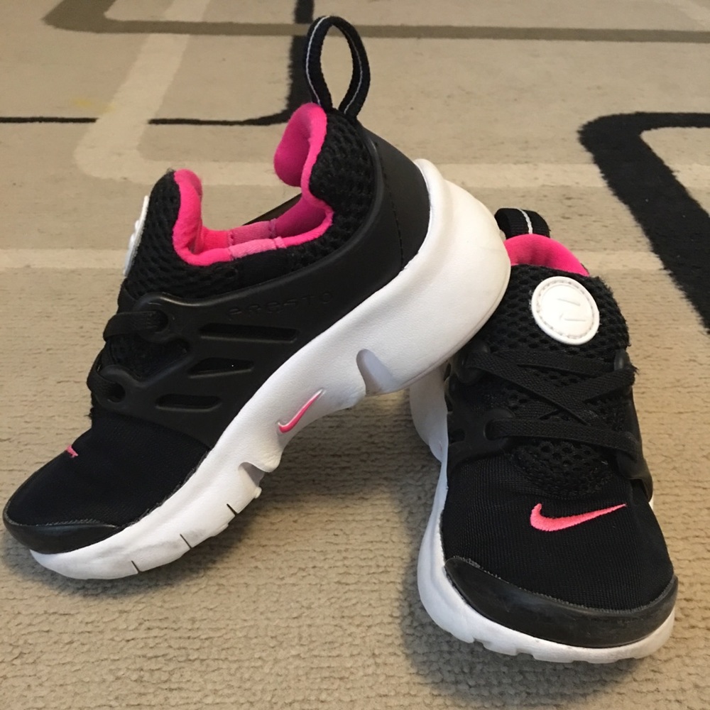 Toddler Black & Pink Nike Presto Sneakers